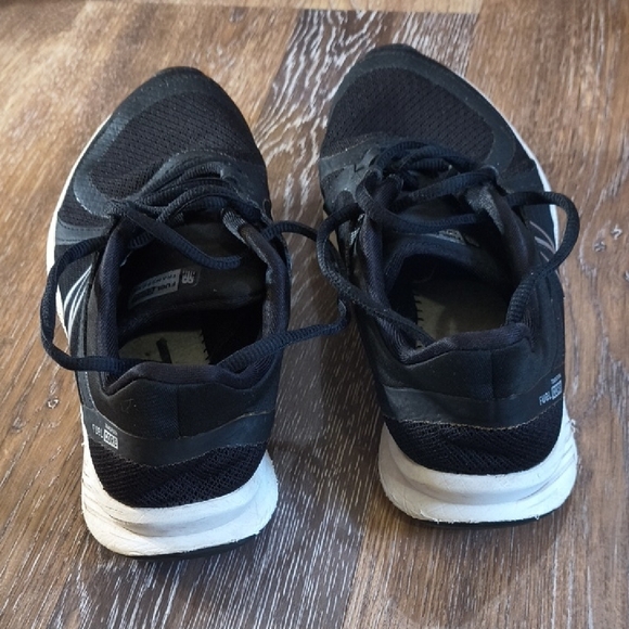 New Balance Black and White Men's Sneakers - Picture 5 of 6